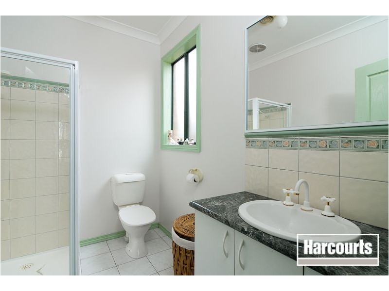 8 Durack Avenue, Lynbrook VIC 3975