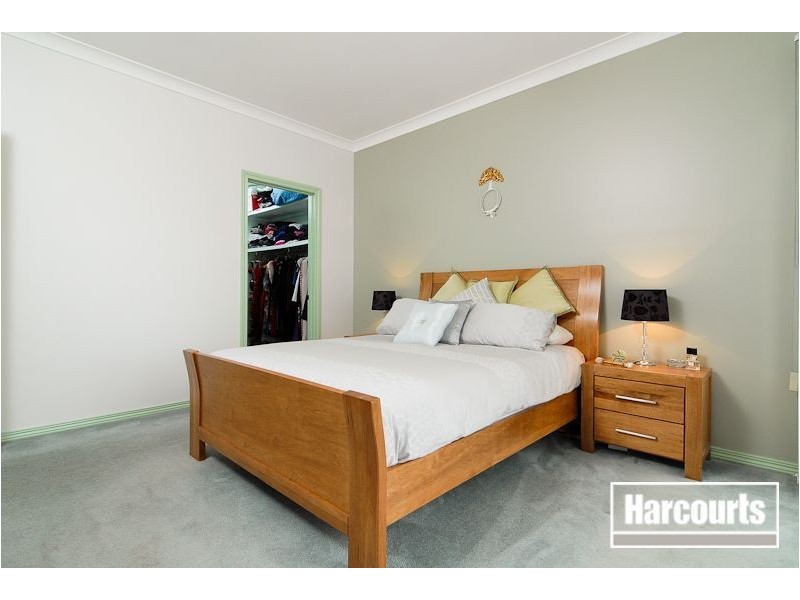 8 Durack Avenue, Lynbrook VIC 3975