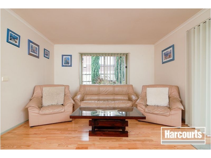 9 Henry Lawson Drive, Lynbrook VIC 3975