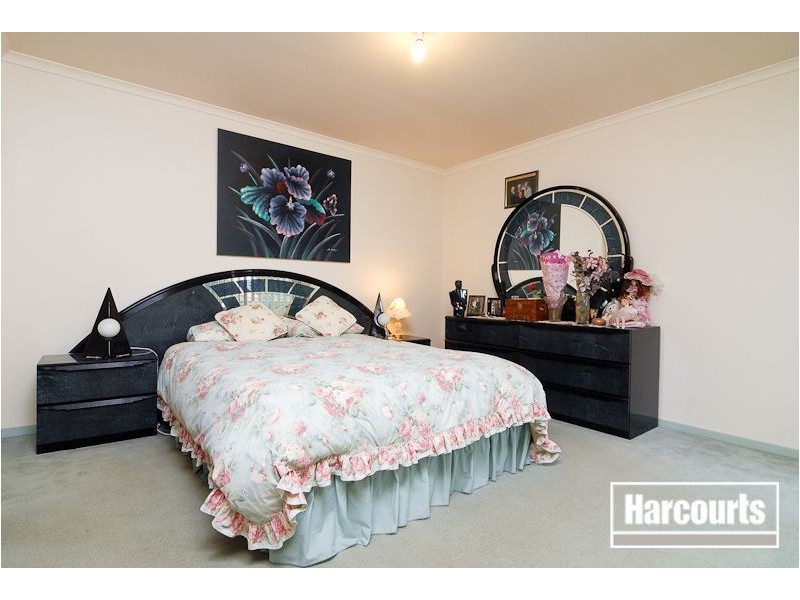 9 Henry Lawson Drive, Lynbrook VIC 3975