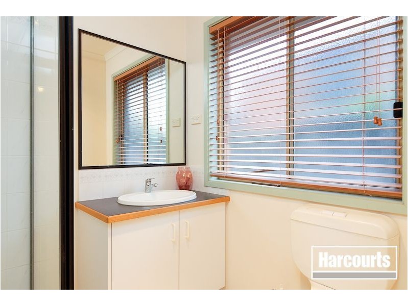 9 Henry Lawson Drive, Lynbrook VIC 3975