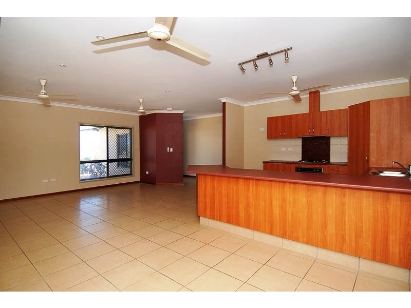 11 Inverway Circuit, Farrar NT 0830