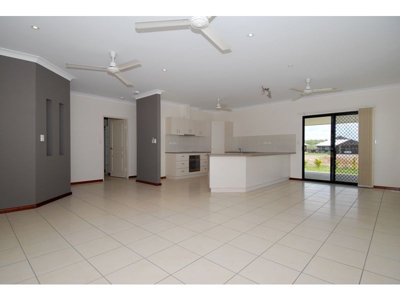 19 Richards Crescent, Rosebery NT 0832