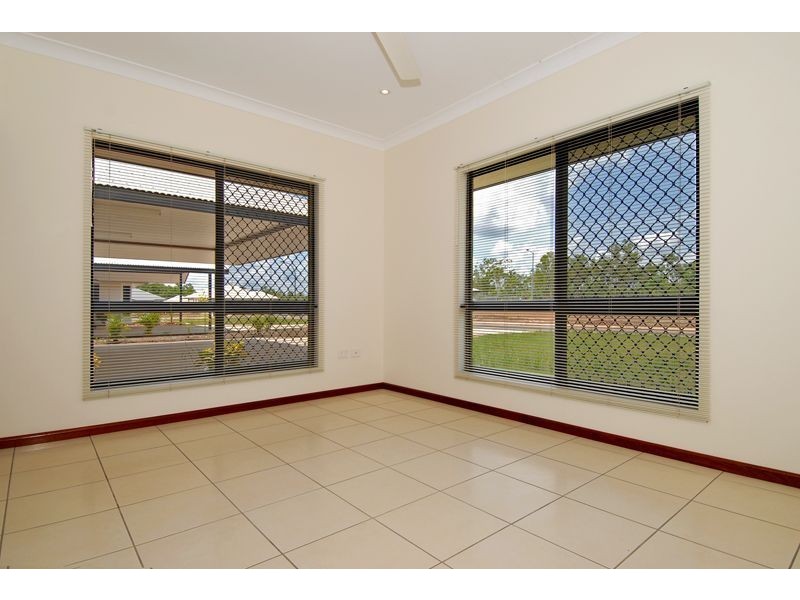 19 Richards Crescent, Rosebery NT 0832