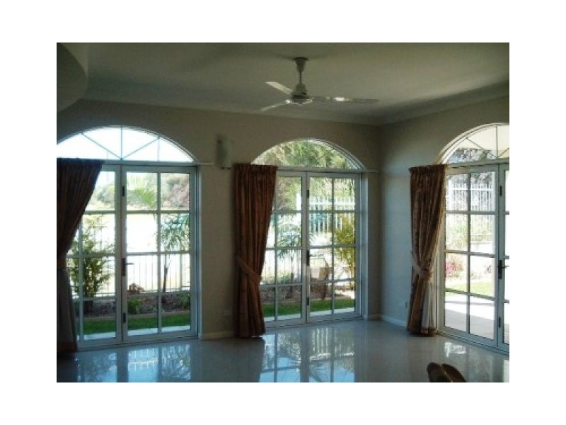 25 Villaflor Cres, Woolner NT 0820