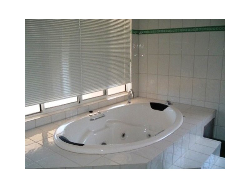 25 Villaflor Cres, Woolner NT 0820