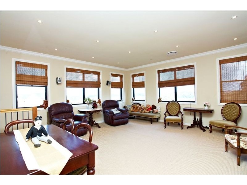 11 Regiment Grove, Winston Hills NSW 2153