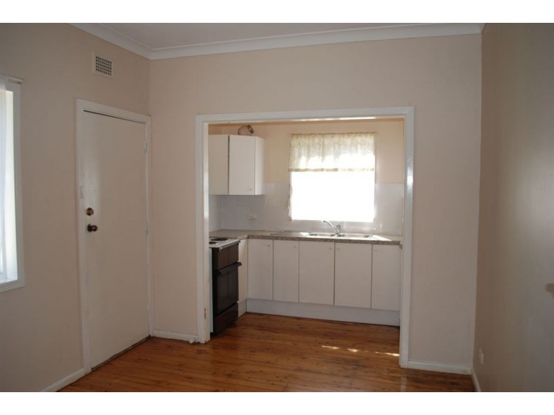 9 Melbourne Street, Oxley Park NSW 2760