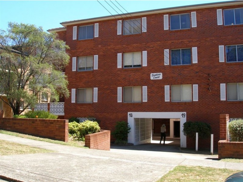 1/18 Bank Street, Meadowbank NSW 2114