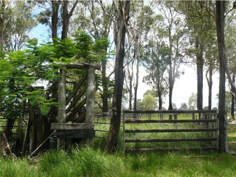 50 Tableland Road, Mount Tom QLD 4677