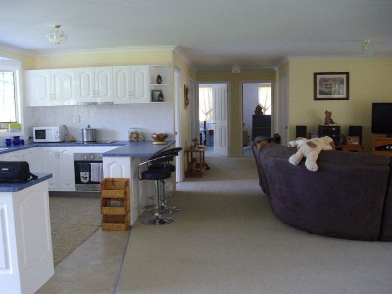 990 Round Hill Road, Captain Creek QLD 4677