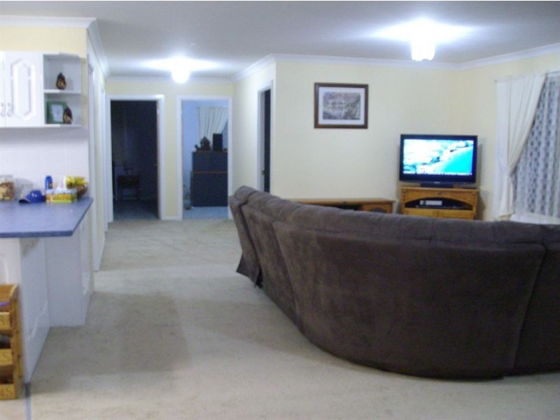 990 Round Hill Road, Captain Creek QLD 4677