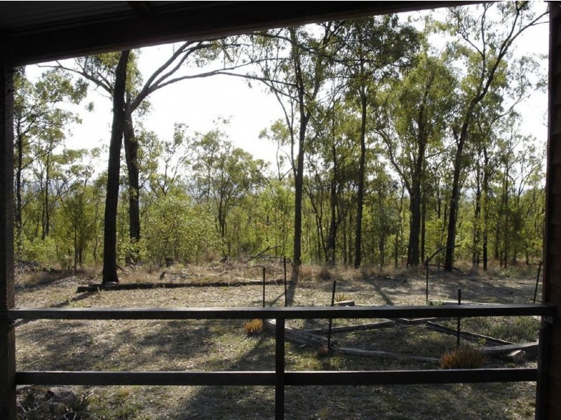 404 Clarke Road, Lowmead QLD 4676