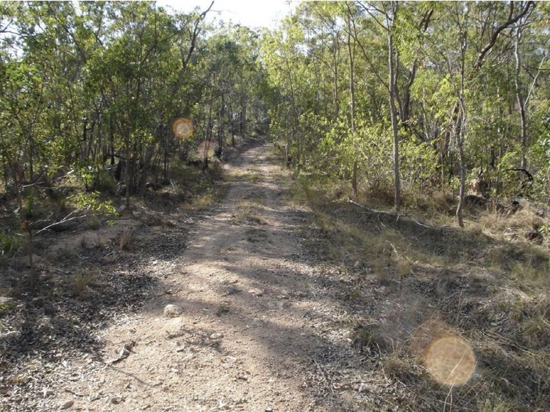 404 Clarke Road, Lowmead QLD 4676
