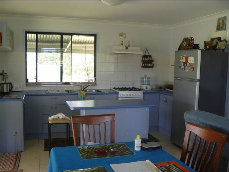 2374 Fingerboard Road, Mount Tom QLD 4677