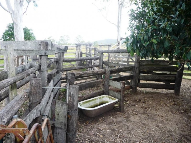 2301 Fingerboard Road, Mount Tom QLD 4677