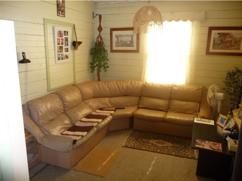 2301 Fingerboard Road, Mount Tom QLD 4677