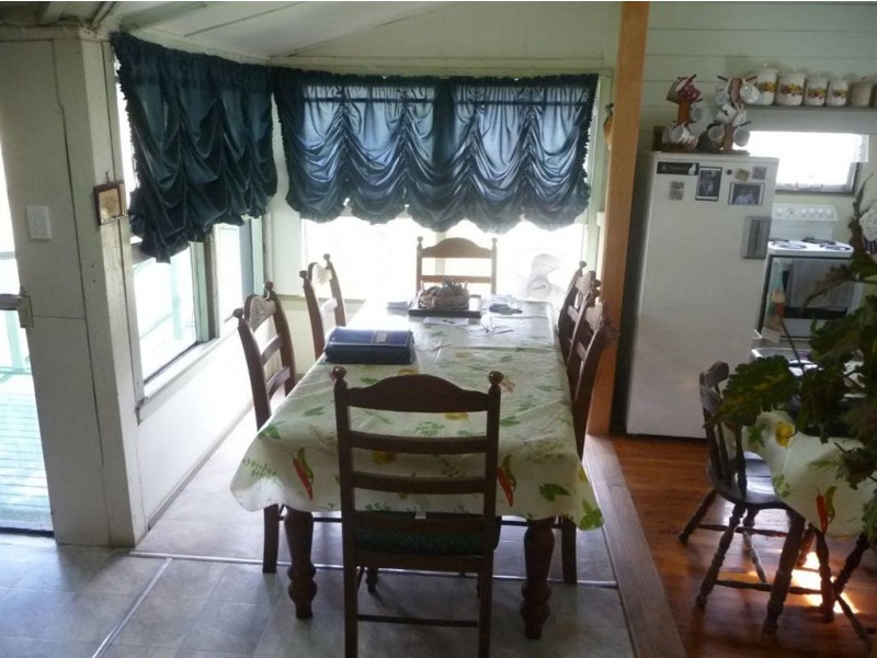 2301 Fingerboard Road, Mount Tom QLD 4677