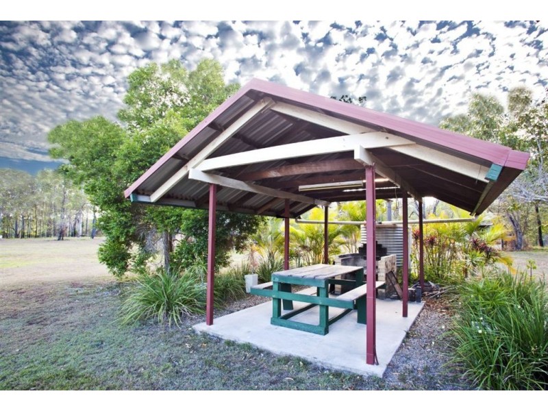 789 Round Hill Road, Captain Creek QLD 4677