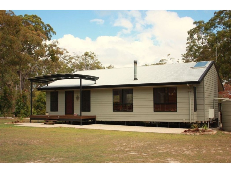 122 McGhee Crescent, Agnes Water QLD 4677