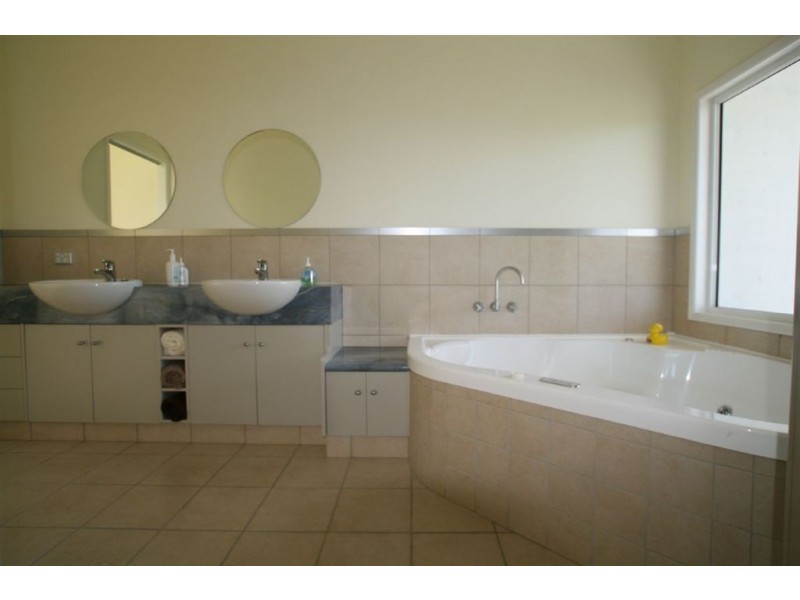 10 Seaspray Drive, Agnes Water QLD 4677