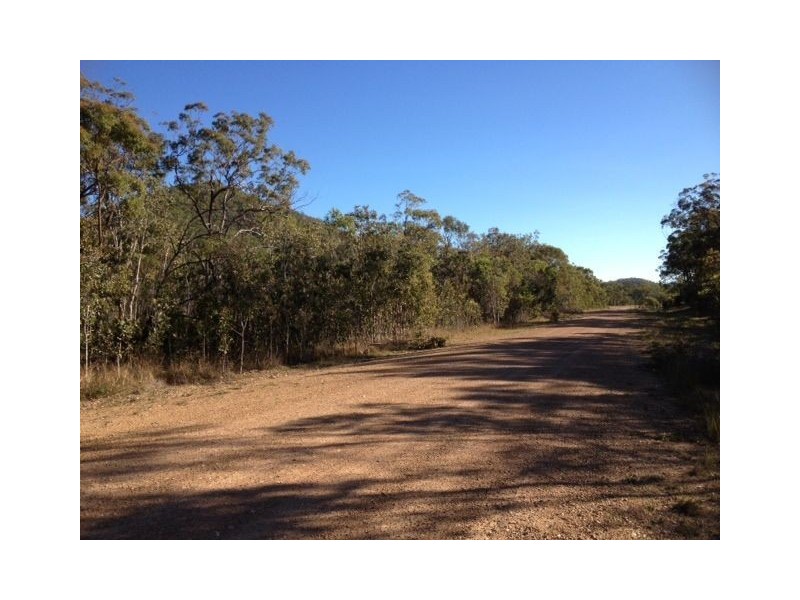 29 Rocky Crossing Road, Round Hill QLD 4677