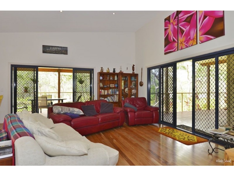 514 Davies Road, Captain Creek QLD 4677