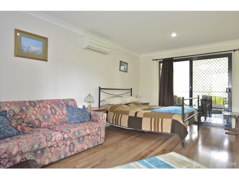 514 Davies Road, Captain Creek QLD 4677