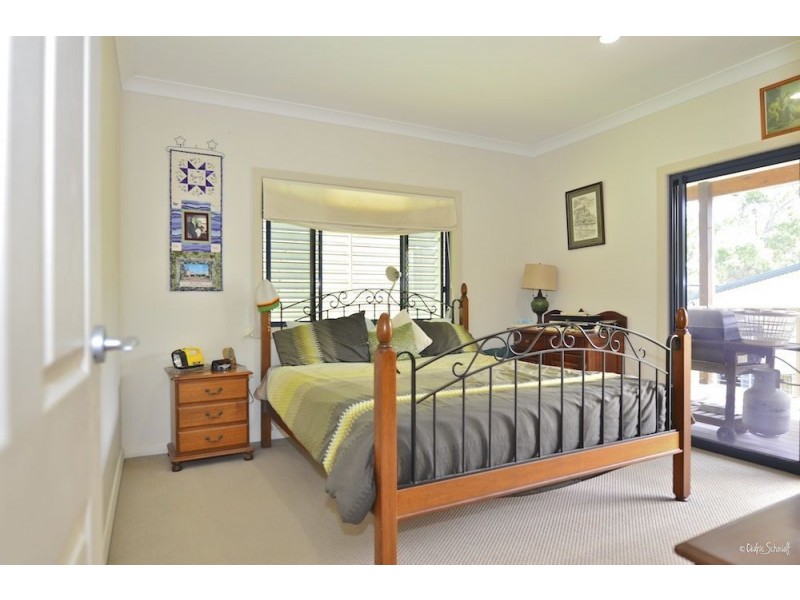 514 Davies Road, Captain Creek QLD 4677