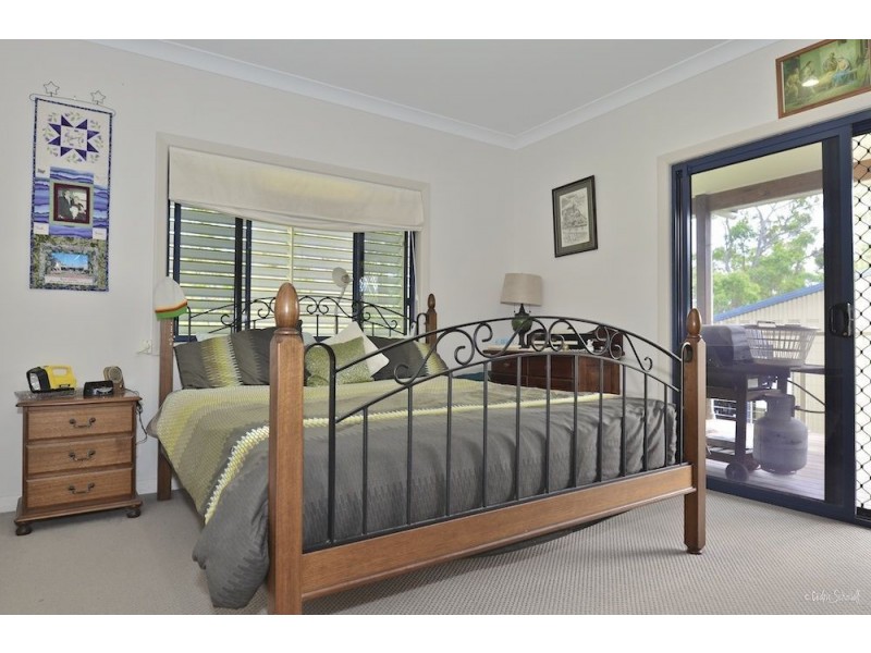 514 Davies Road, Captain Creek QLD 4677