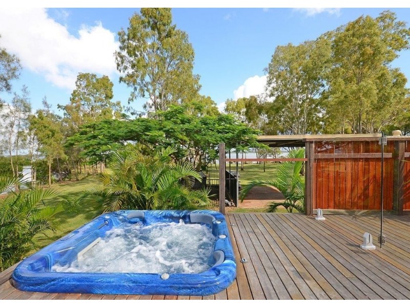 102 Riverview Drive, Burrum Heads QLD 4659