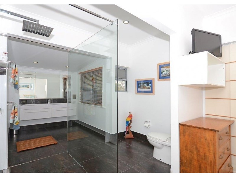 102 Riverview Drive, Burrum Heads QLD 4659