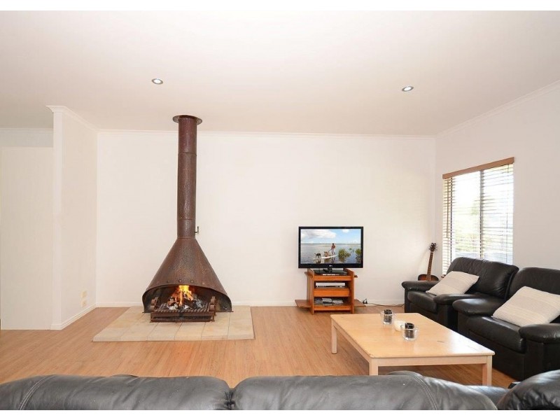 102 Riverview Drive, Burrum Heads QLD 4659