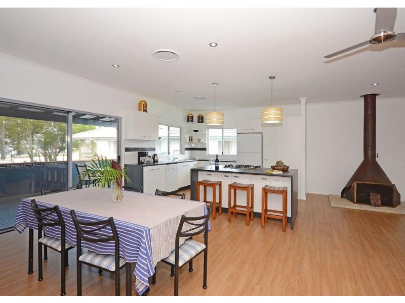102 Riverview Drive, Burrum Heads QLD 4659