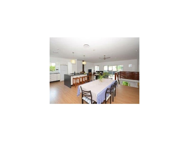 102 Riverview Drive, Burrum Heads QLD 4659
