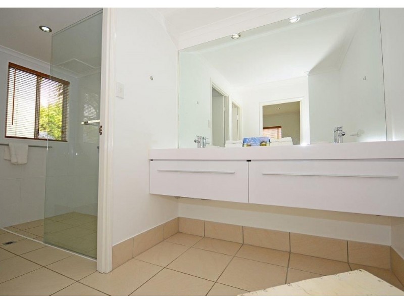 102 Riverview Drive, Burrum Heads QLD 4659