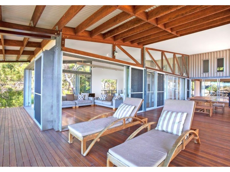 No 5 Springs Road, Agnes Water QLD 4677