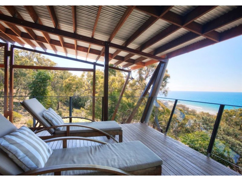 No 5 Springs Road, Agnes Water QLD 4677