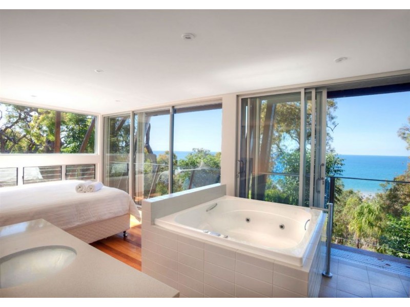 No 5 Springs Road, Agnes Water QLD 4677