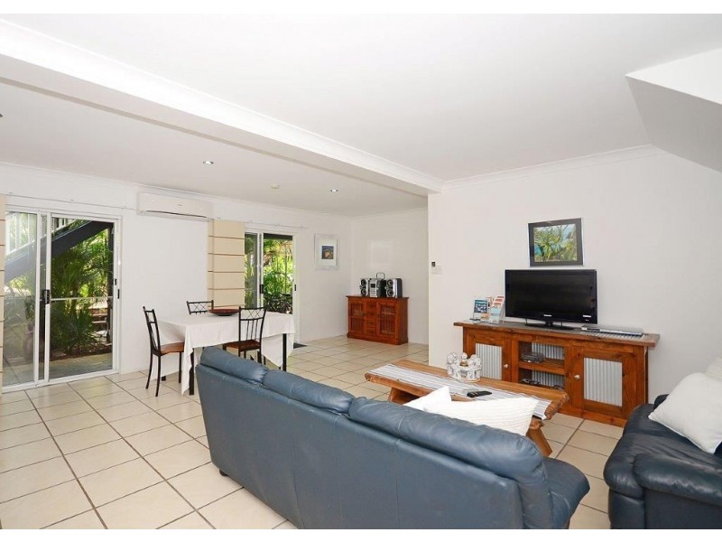 102 Riverview Drive, Burrum Heads QLD 4659