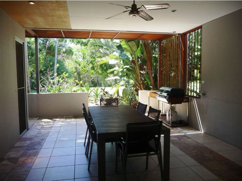 2/4 Ocean Beach Drive, Agnes Water QLD 4677