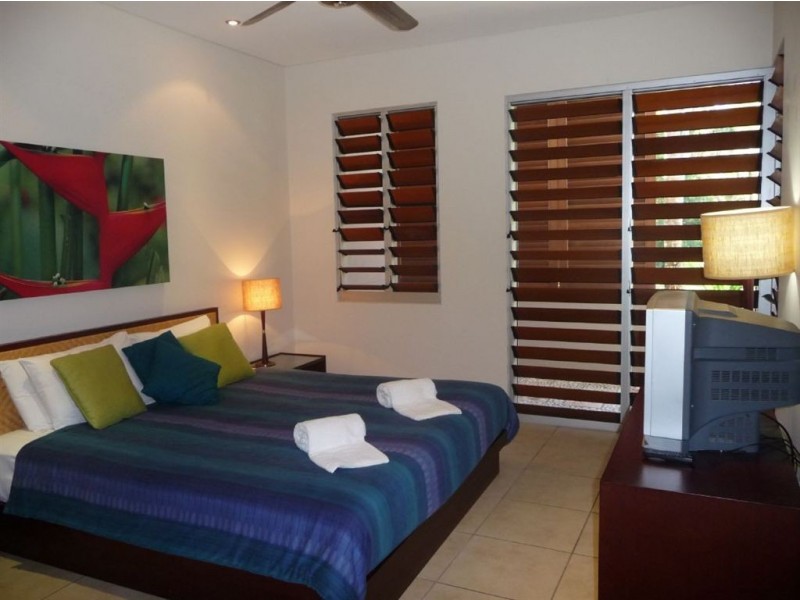 2/4 Ocean Beach Drive, Agnes Water QLD 4677