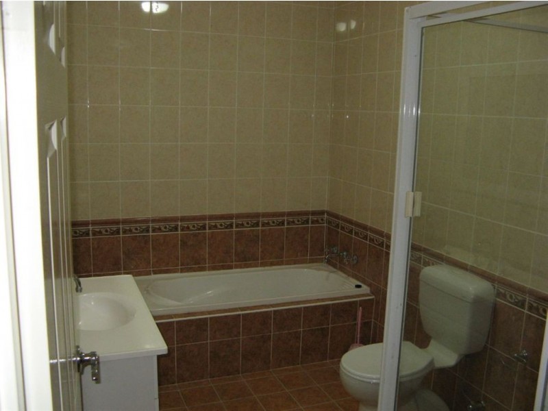 9/2a Morotai Avenue, Riverwood NSW 2210