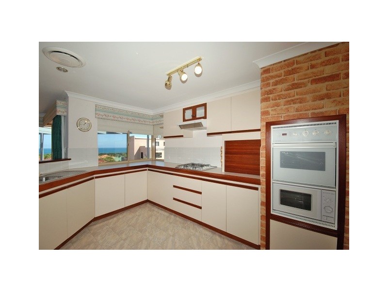 5 Cyprus Court, Coogee WA 6166