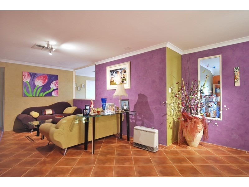 11 Hoop Place, Canning Vale WA 6155