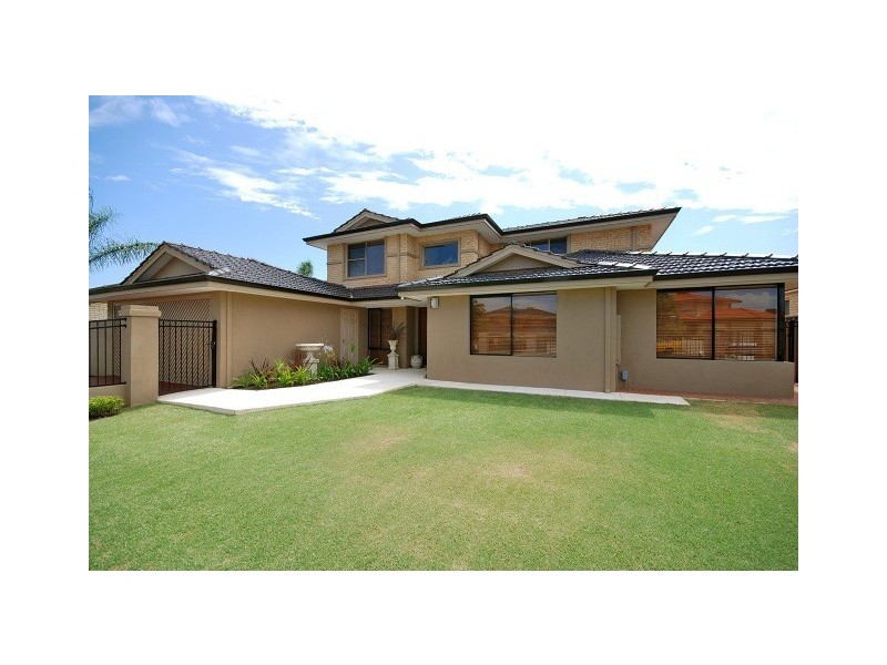 11 Burrows Place, Winthrop WA 6150