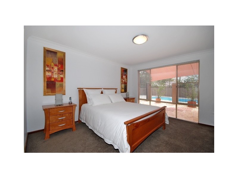 11 Burrows Place, Winthrop WA 6150