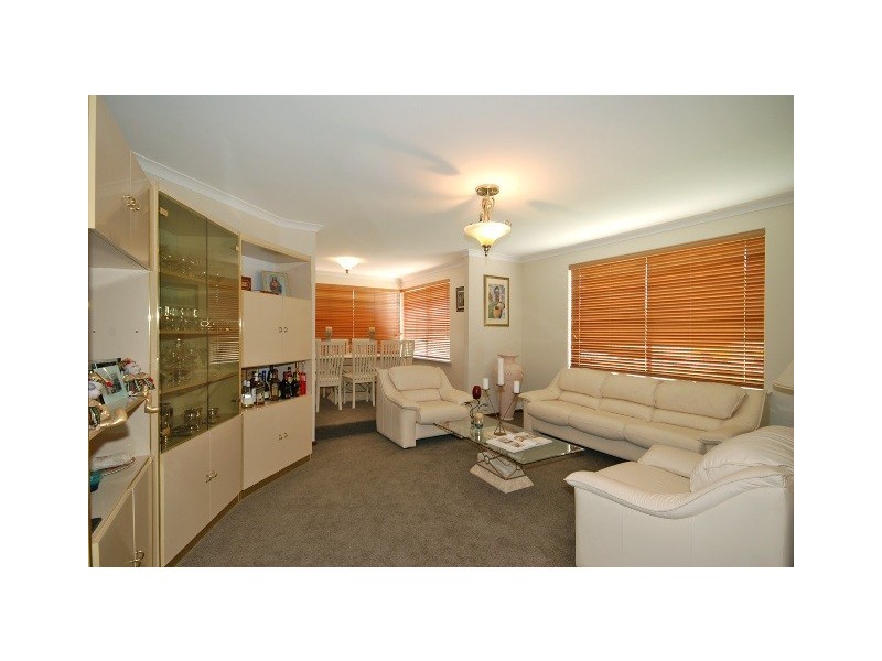 11 Burrows Place, Winthrop WA 6150