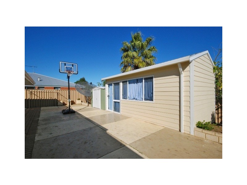 3 Pomaderris Place, South Lake WA 6164