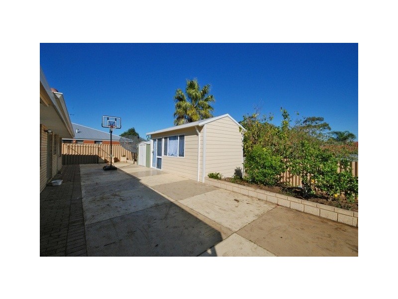 3 Pomaderris Place, South Lake WA 6164
